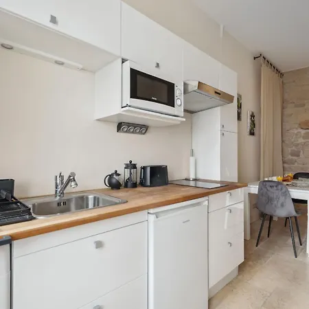 Bnbnova - Ile St Louis Apartment