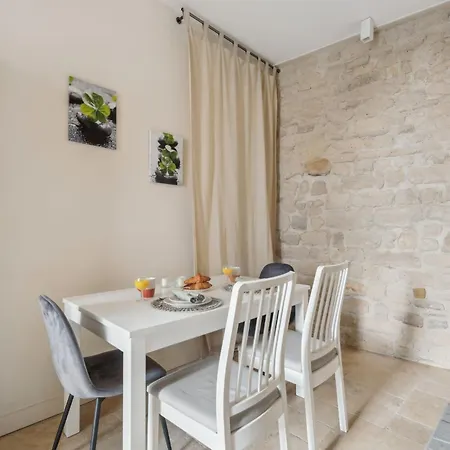 Apartment Bnbnova - Ile St Louis